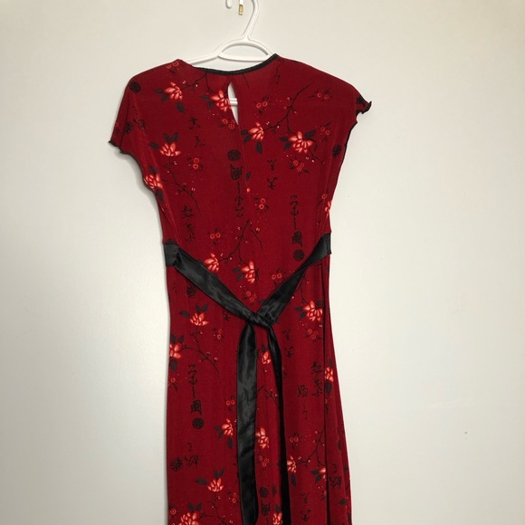 Red Japanese style dress - Picture 2 of 6
